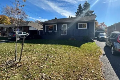 1218 LEONARD St, Cornwall, ON K6J 1M4