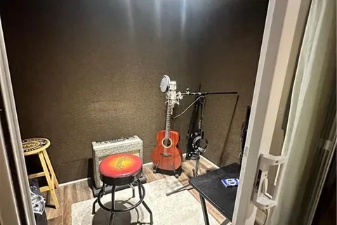 1218 LEONARD St, Cornwall, ON K6J 1M4