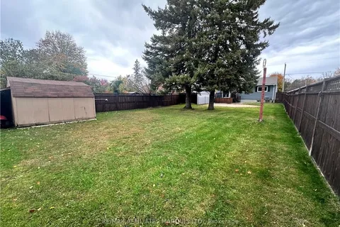 1218 LEONARD St, Cornwall, ON K6J 1M4