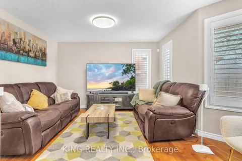 1223 CORONATION Dr, London, ON N6G 0B4