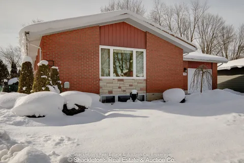73 Redford Cres, Stratford, ON N5A 1N9