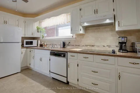 73 Redford Cres, Stratford, ON N5A 1N9