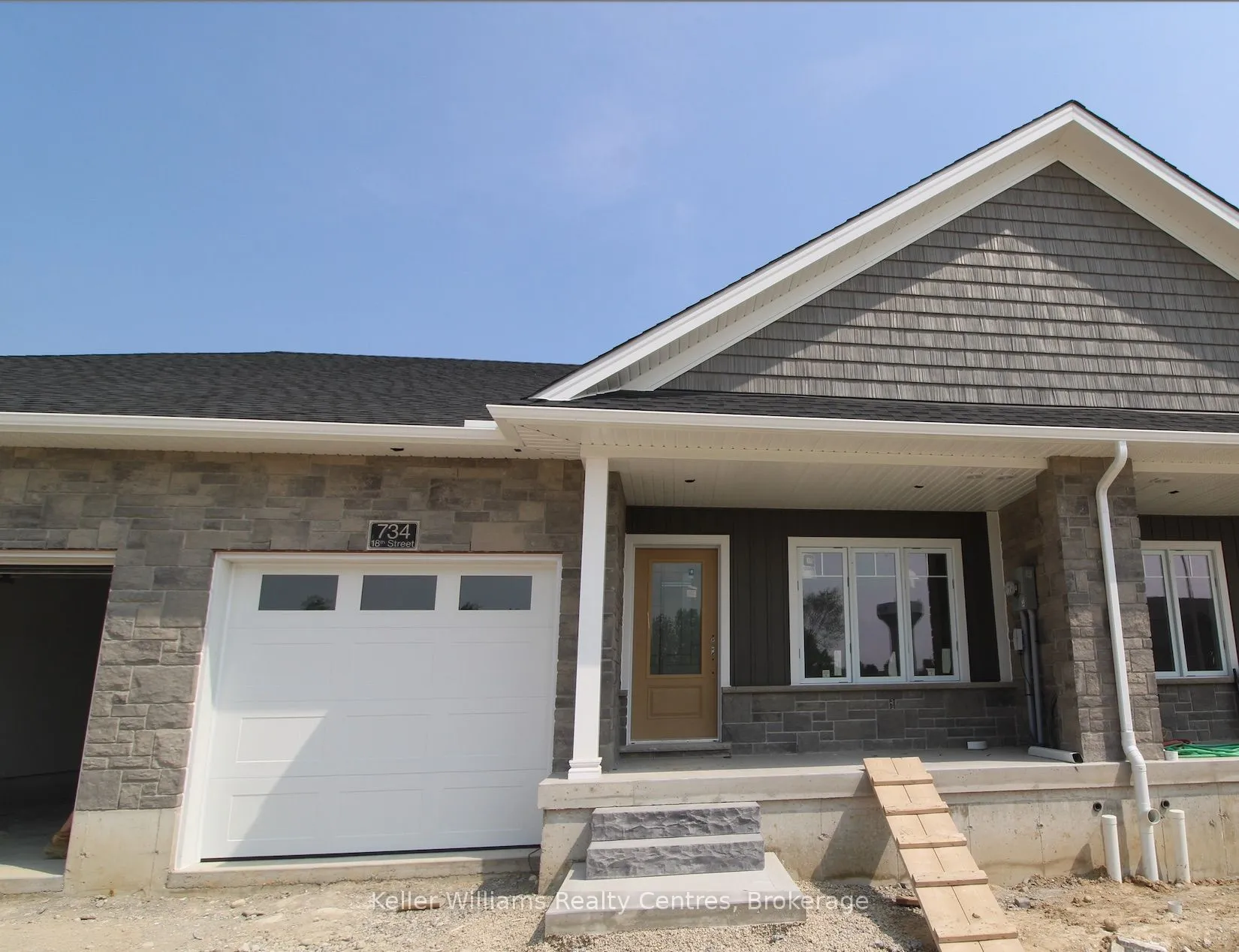 734 18TH Street, Hanover, ON N4N 0C5