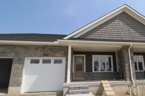 734 18TH Street, Hanover, ON N4N 0C5