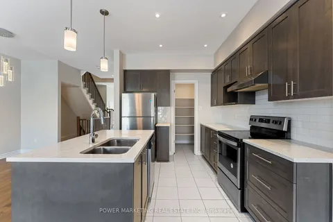 544 Triangle St, Kanata, ON K2V 0M5