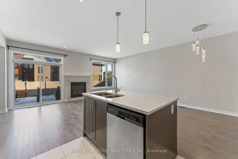 544 Triangle St, Kanata, ON K2V 0M5