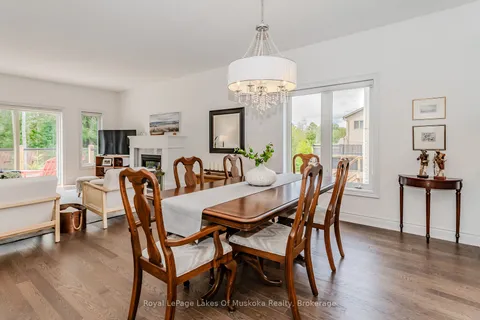 51 Selkirk Dr, Huntsville, ON P1H 2N8