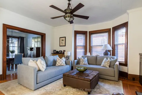 122 Melville St, Hamilton, ON L9H 2A5