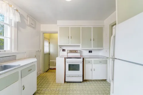 80 South Drive, St. Catharines, ON L2R 4V4