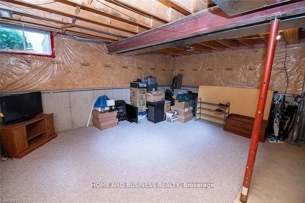 Detached interior view at 1824 Bloom Cres London