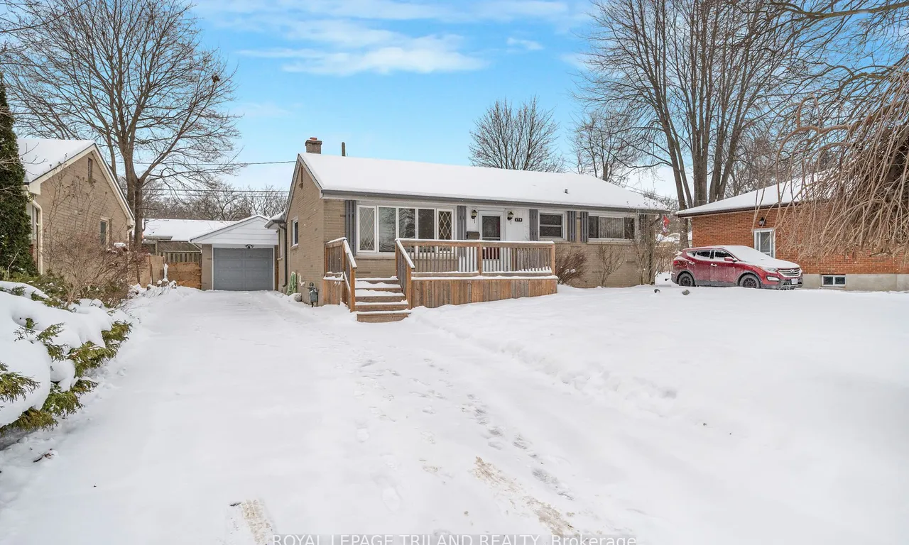 Detached 4 bedroom 2 bathroom at 174 Manitoulin Dr in London - MLS# X11934651