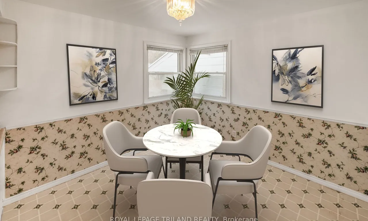 Detached interior view at 174 Manitoulin Dr London