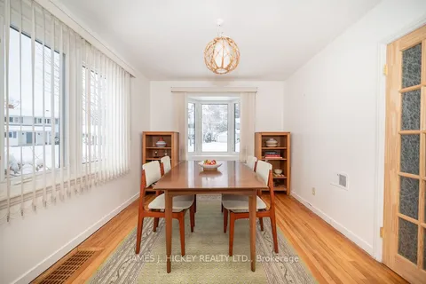 10 Frontenac Cres, Deep River, ON K0J 1P0