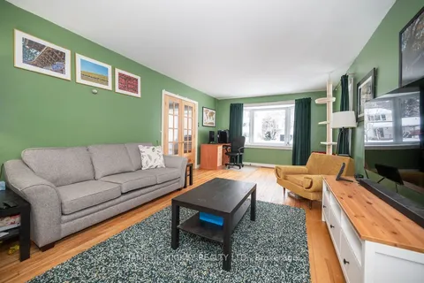 10 Frontenac Cres, Deep River, ON K0J 1P0