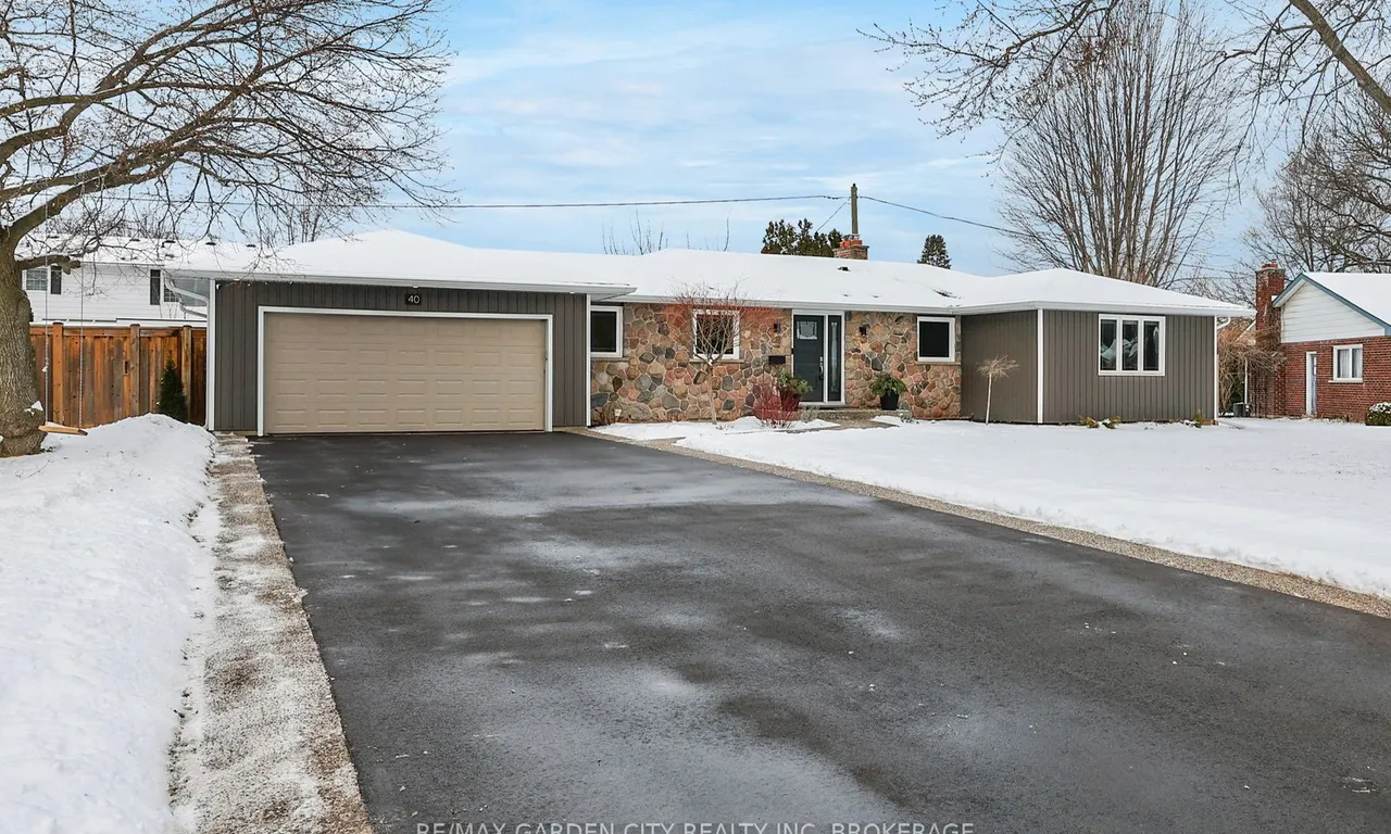 40 Governor&apos;s Rd, Grimsby, ON L3M 2Y4