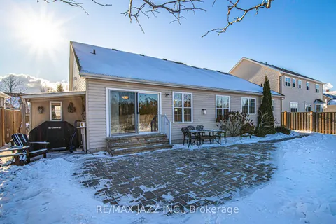 388 Lakeshore Rd, Port Hope, ON L1A 0A4