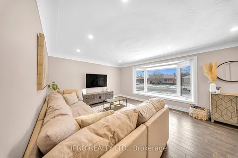 126 West 26th St, Hamilton, ON L9C 4Z4