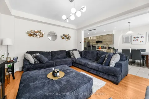 5 Mclaren Ave, Brantford, ON N3T 0S3