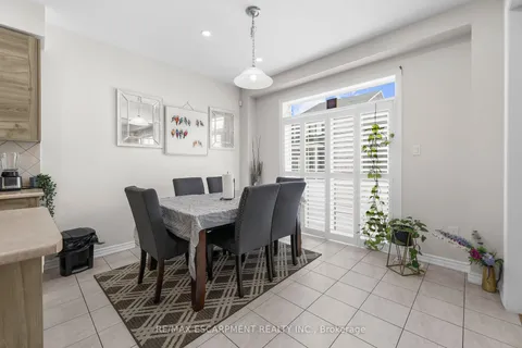 5 Mclaren Ave, Brantford, ON N3T 0S3