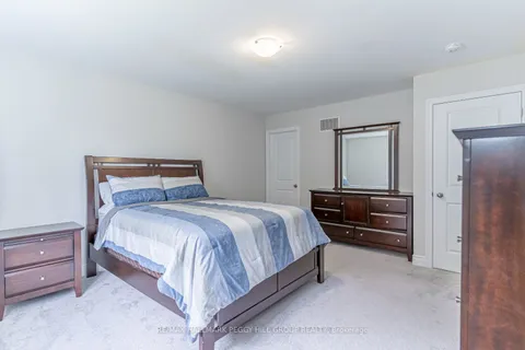 61 Quinn Forest Dr, Bracebridge, ON P1L 0C8