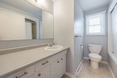 29 King's Grant Rd, St. Catharines, ON L2N 2S1