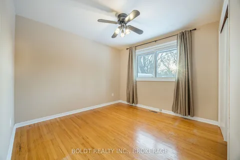 29 King's Grant Rd, St. Catharines, ON L2N 2S1