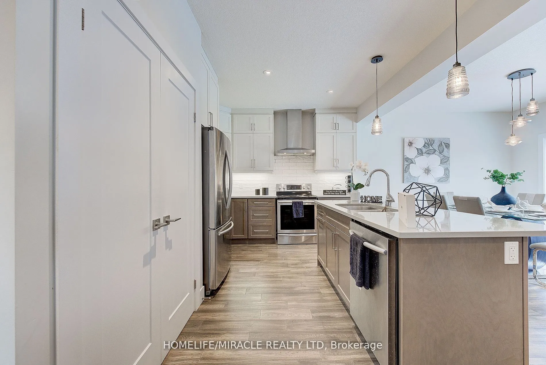 Detached kitchen at 2194 Westpoint Hts London