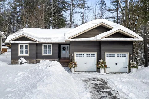 198 Vel-Dor Cres, Bracebridge, ON P1L 1J3