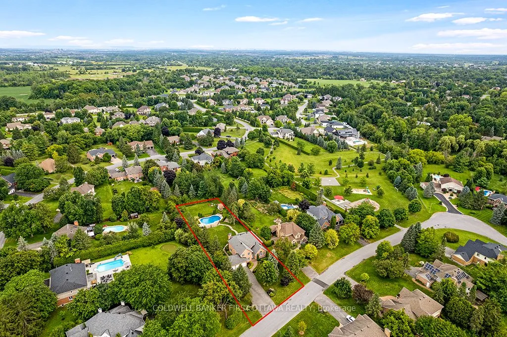 5525 PETTAPIECE Crescent, ON K4M 1C6