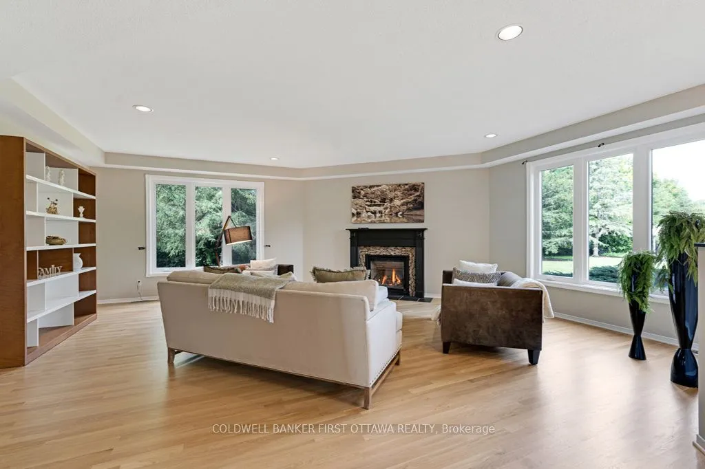 5525 PETTAPIECE Crescent, ON K4M 1C6