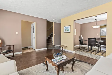 7226 Alex Ave, Niagara Falls, ON L2G 7K4