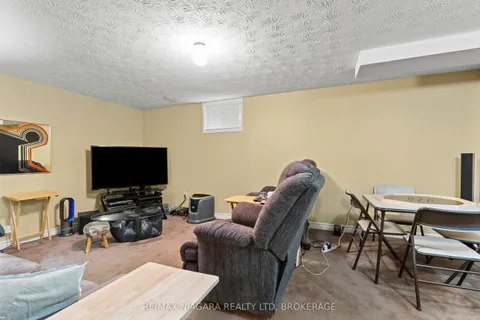 7226 Alex Ave, Niagara Falls, ON L2G 7K4