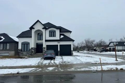19 Belleview Drive, Kingsville, ON N0R 1B0
