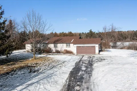 6945 Dalmeny Rd, Greely - Metcalfe - Osgoode - Vernon and Area, ON K0A 2W0