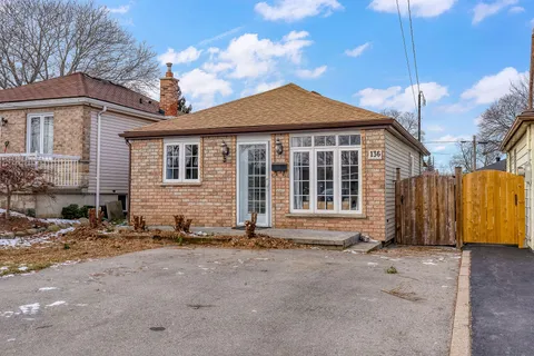 136 East 45th St, Hamilton, ON L8T 3K1