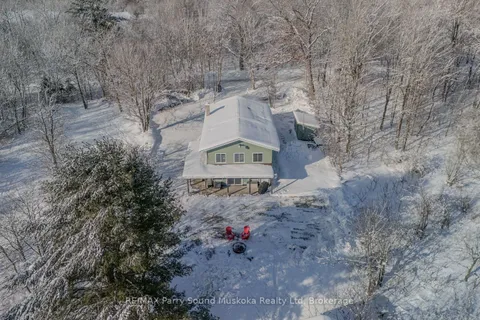 51 Hardies Rd, McKellar, ON P2A 0B5