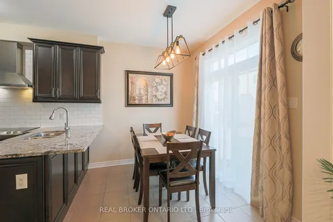 229 Meadowbreeze Dr, Kanata, ON K2M 3A6