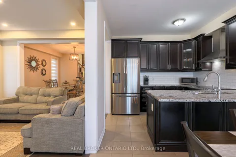 229 Meadowbreeze Dr, Kanata, ON K2M 3A6