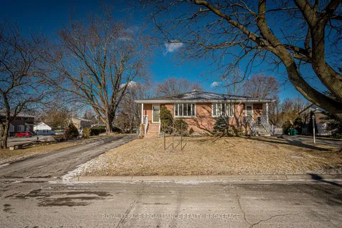 3 Hampstead Heath, Kingston, ON K7M 3J1