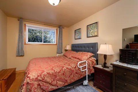 3 Hampstead Heath, Kingston, ON K7M 3J1