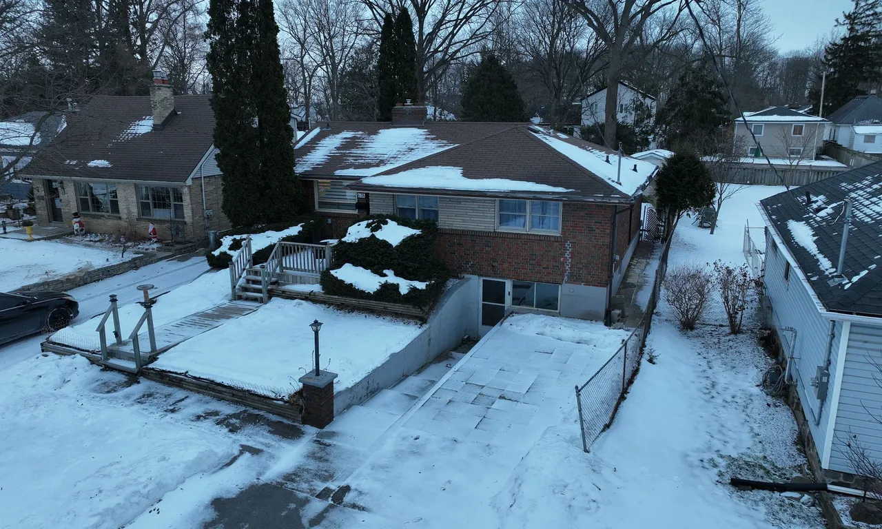 67 Britannia Ave, London, ON N6H 2J3