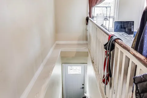 208 EAST Avenue, Hamilton, ON L8L 5J3