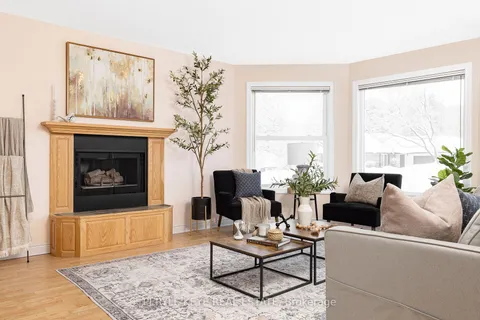 30 Catharine Cres, Bracebridge, ON P1L 1B1