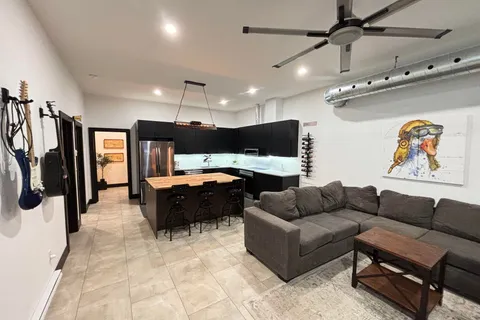 300-304 Montreal St, Kingston, ON K7K 3H1