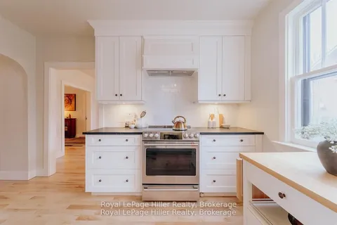 56 Charles St, Stratford, ON N5A 5X7