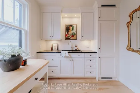 56 Charles St, Stratford, ON N5A 5X7