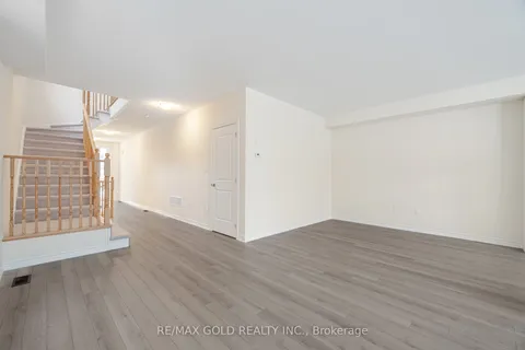109 Molozzi St, Erin, ON N0B 1T0