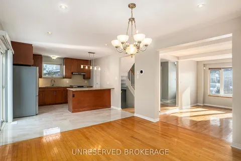 1453 Eastcliffe Way, Cyrville - Carson Grove - Pineview, ON K1B 5H6