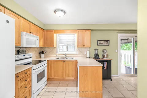 23 Jonathon Crt, Hamilton, ON L8W 0A1