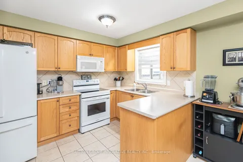 23 Jonathon Crt, Hamilton, ON L8W 0A1